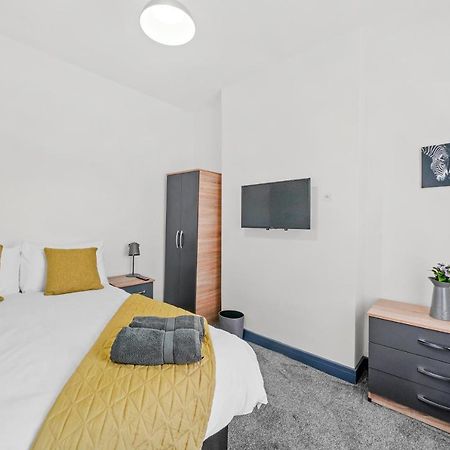 Modern Equipped 4 Bedroom House In Central Stoke-Free Parking 외부 사진