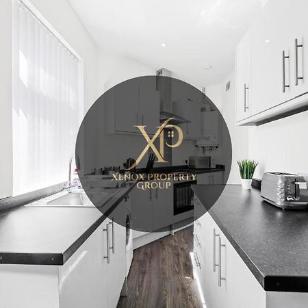 Modern Equipped 4 Bedroom House In Central Stoke-Free Parking 외부 사진