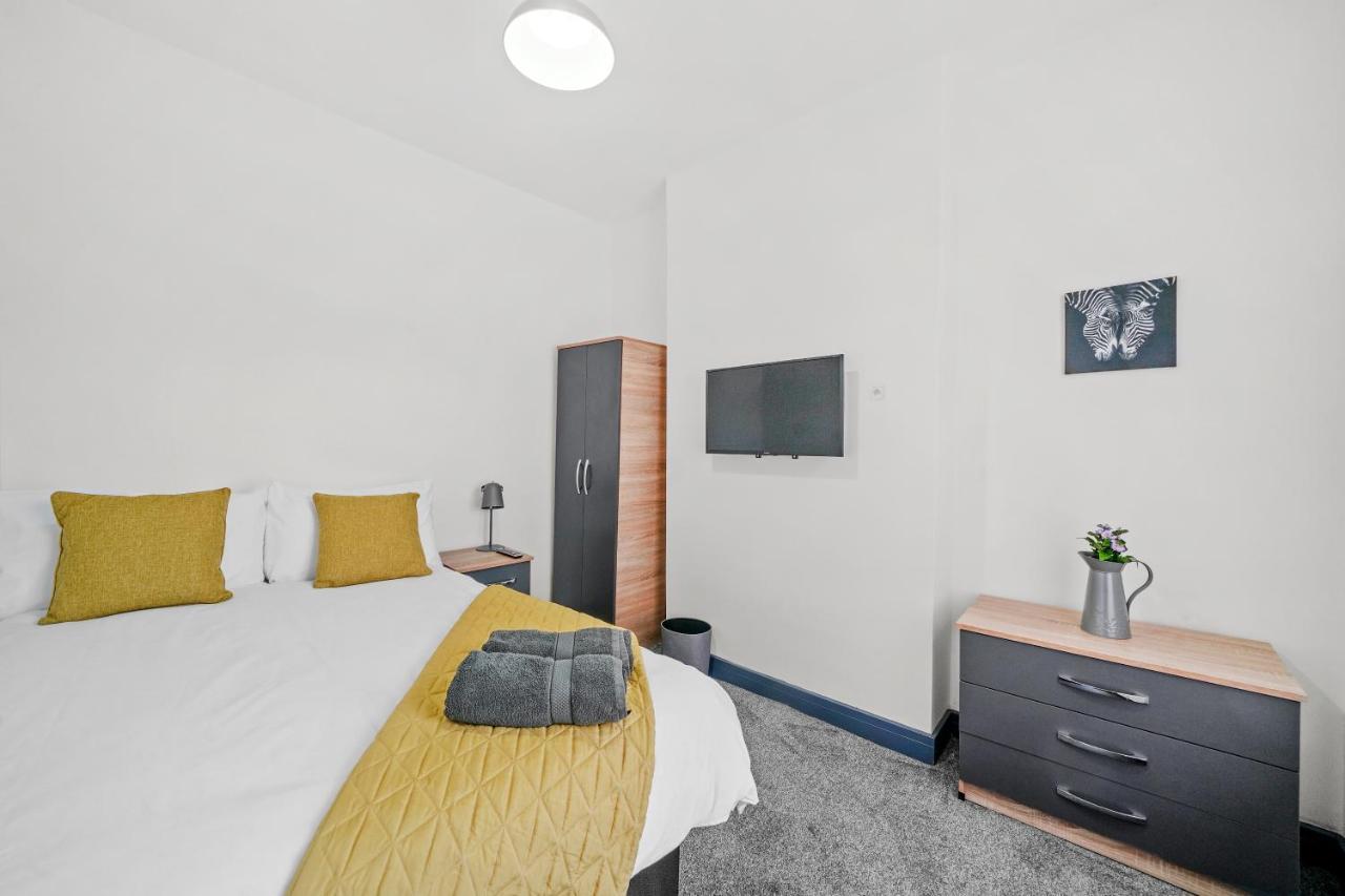 Modern Equipped 4 Bedroom House In Central Stoke-Free Parking 외부 사진