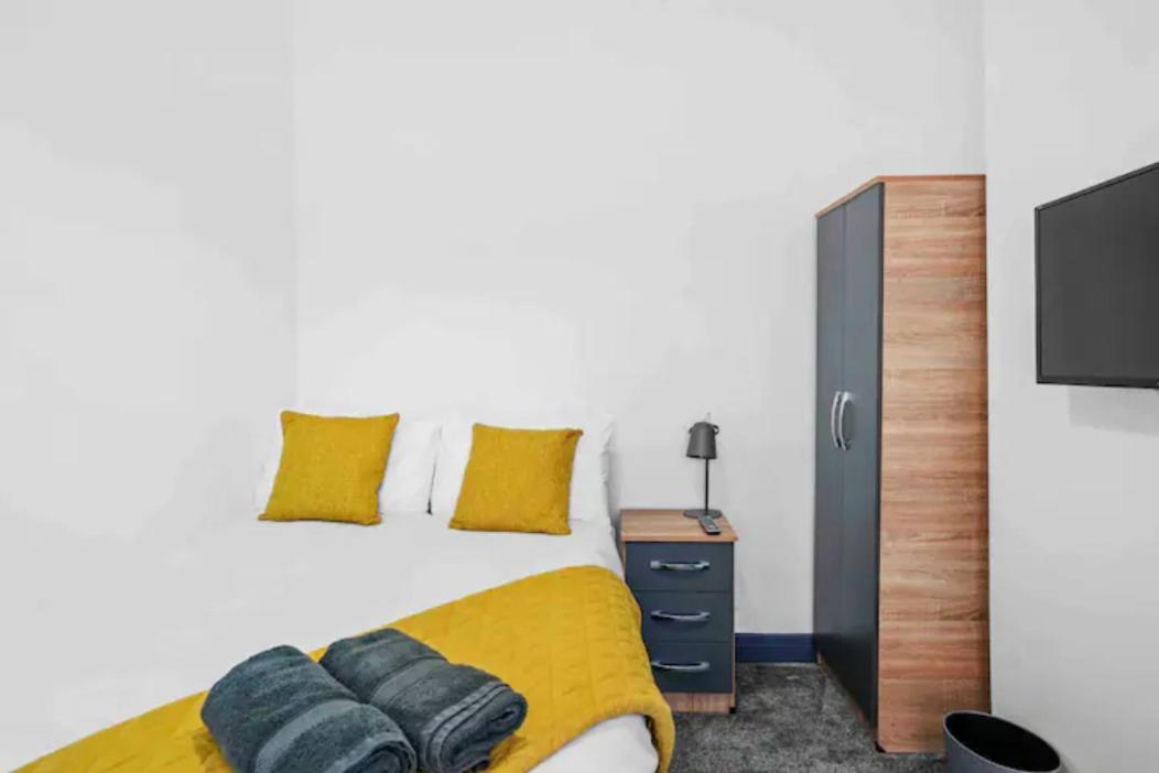 Modern Equipped 4 Bedroom House In Central Stoke-Free Parking 외부 사진